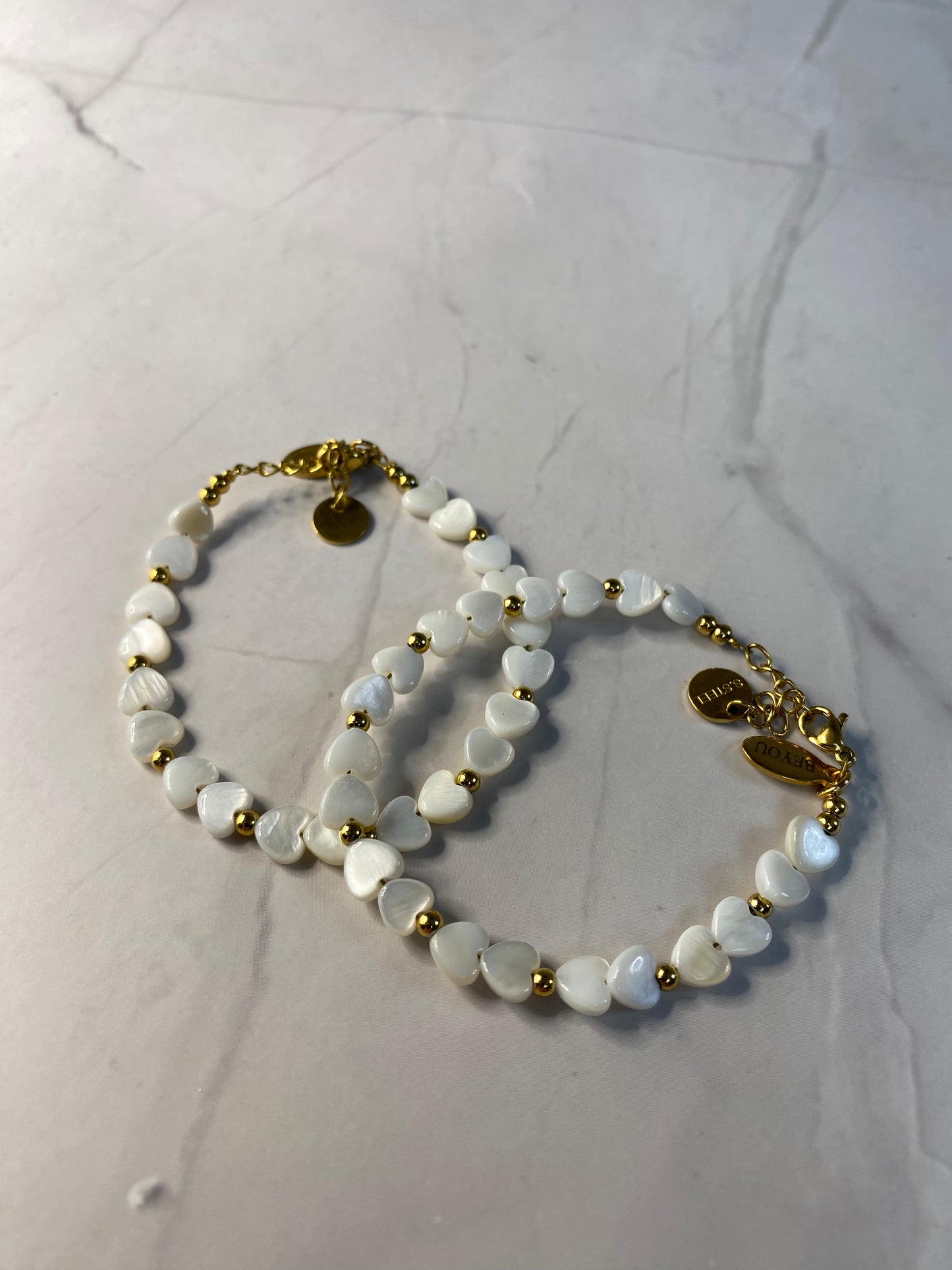 ARMBAND WHITE HEARTS