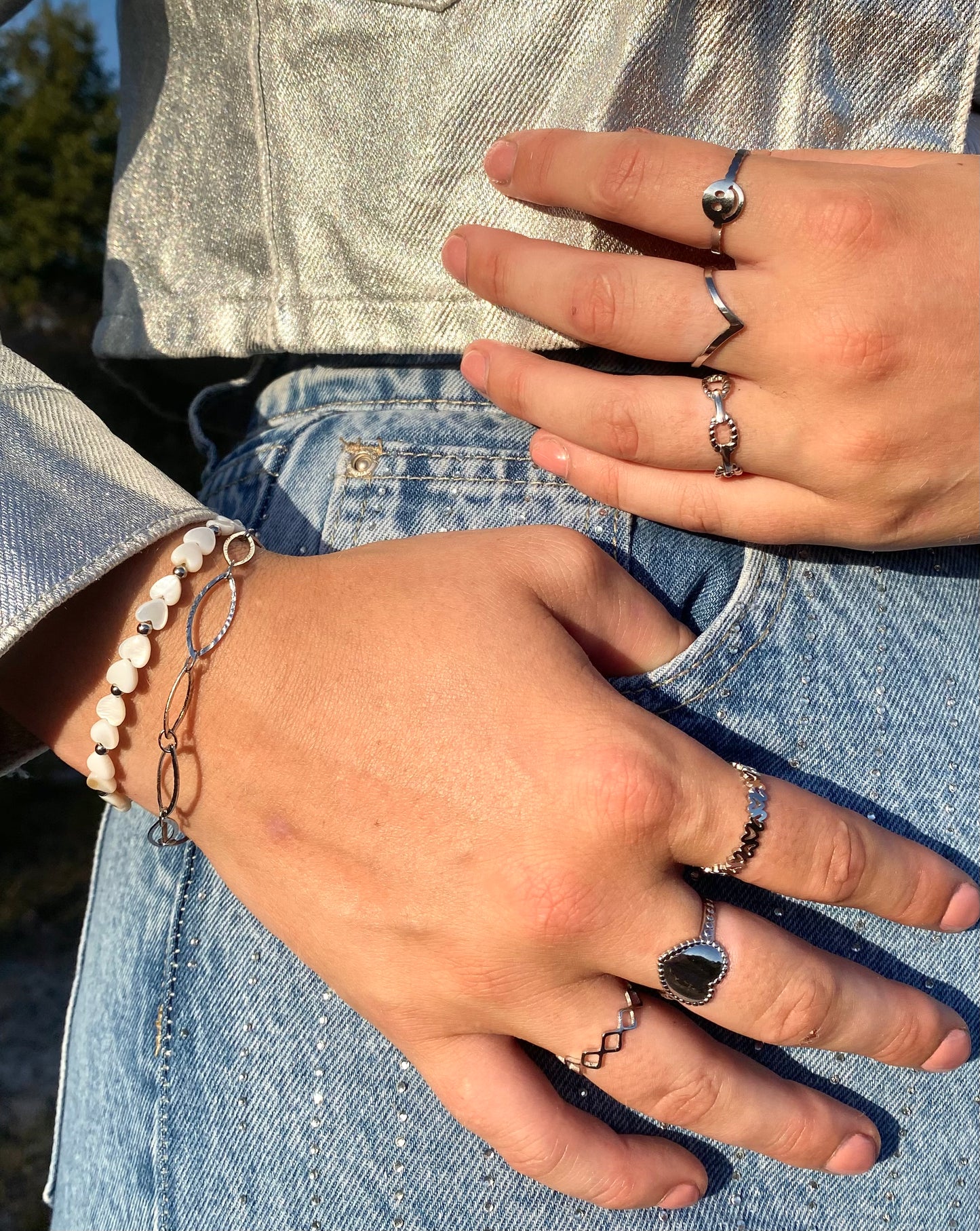 ARMBAND WHITE HEARTS