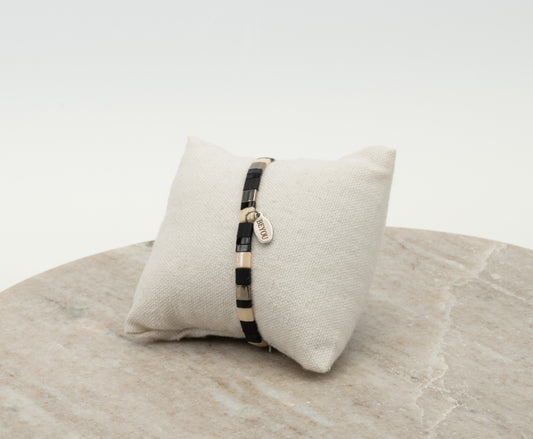 ARMBAND PLATTE KRALEN - BLACK & BEIGE